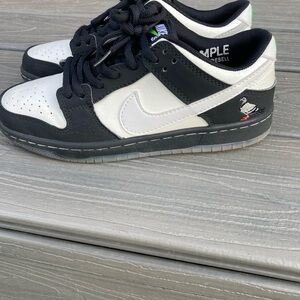 Nike Black and White Sneakers Classic Low-Top Design